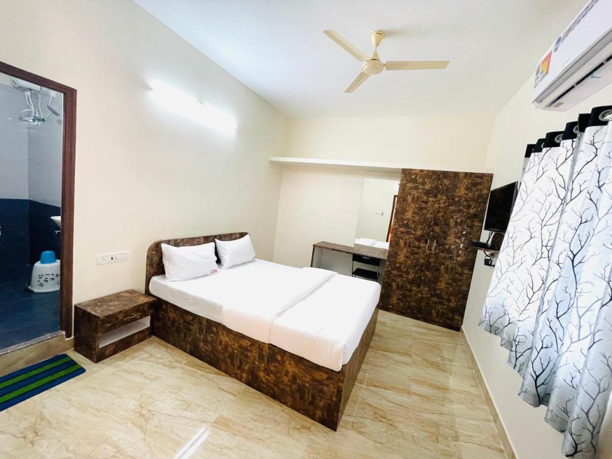 Lsr Service Apartments Тирупати Екстериор снимка