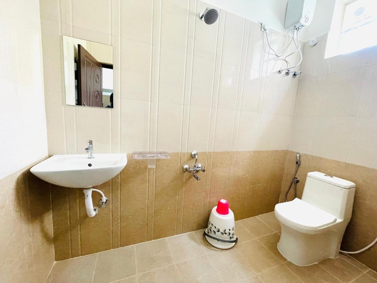 Lsr Service Apartments Тирупати Екстериор снимка