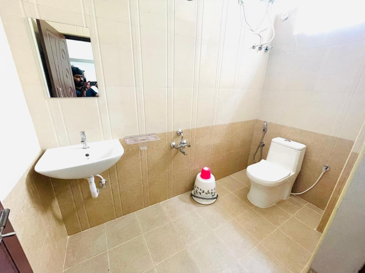 Lsr Service Apartments Тирупати Екстериор снимка